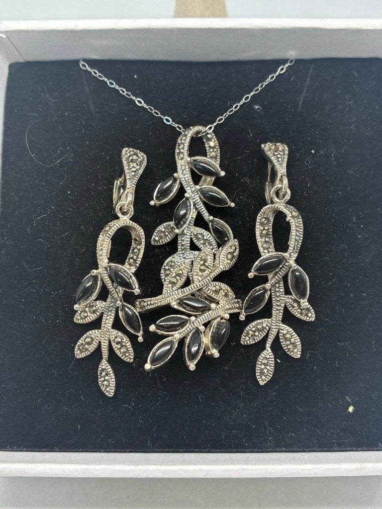 Zilveren 925 Sieradenset: Oorbellen, Hanger & Ring - Nieuw, Handtassen en Accessoires, Ophalen of Verzenden, Nieuw, Grijs, Zilver