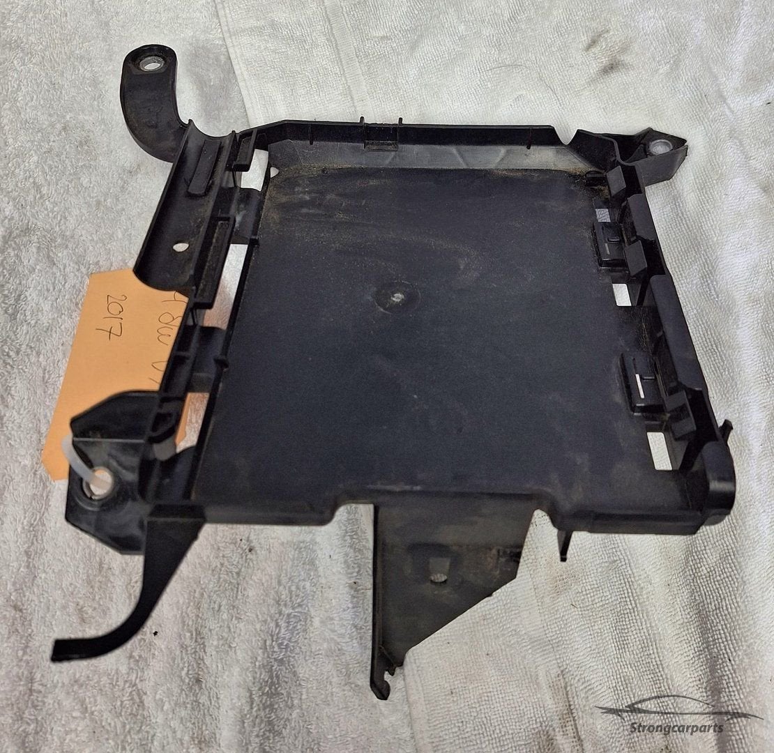 Afdekplaat Audi A4 8W 8W0907647A ECU houder., Gebruikt, -, -, -