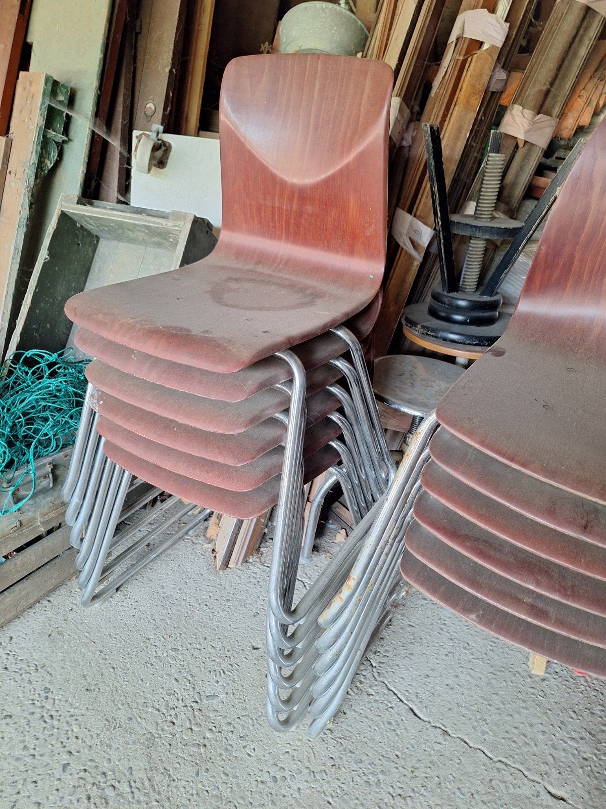 18 pagholz sledestoelen, Enlèvement