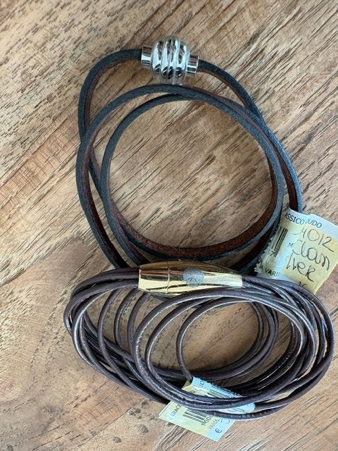 2 nouveaux bracelets, Bijoux, Sacs & Beauté, Bracelets, Enlèvement ou Envoi, Neuf, Brun, Cuir