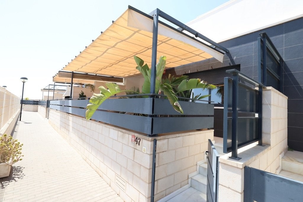 Prachtig huis met 3 slaapkamers te koop in Orihuela Costa, Immo, Buitenland, Orihuela Costa, Dorp, Spanje, Woonhuis
