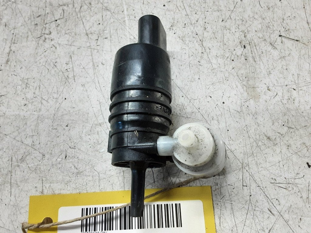 LAVE-GLACE POMPE AVANT BMW 1 serie (F40) (67127388349), Autos : Pièces & Accessoires, Utilisé, BMW, Petuelring 130
80809  München, DE