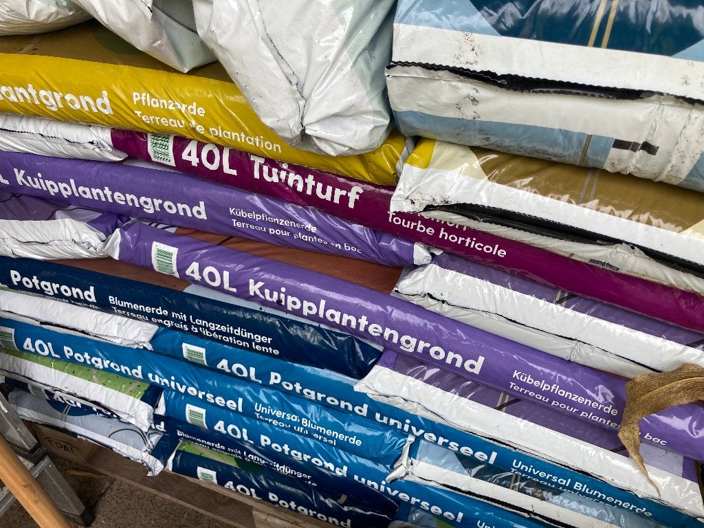 Legro potgrond in diverse samenstellingen, Ophalen, Potgrond