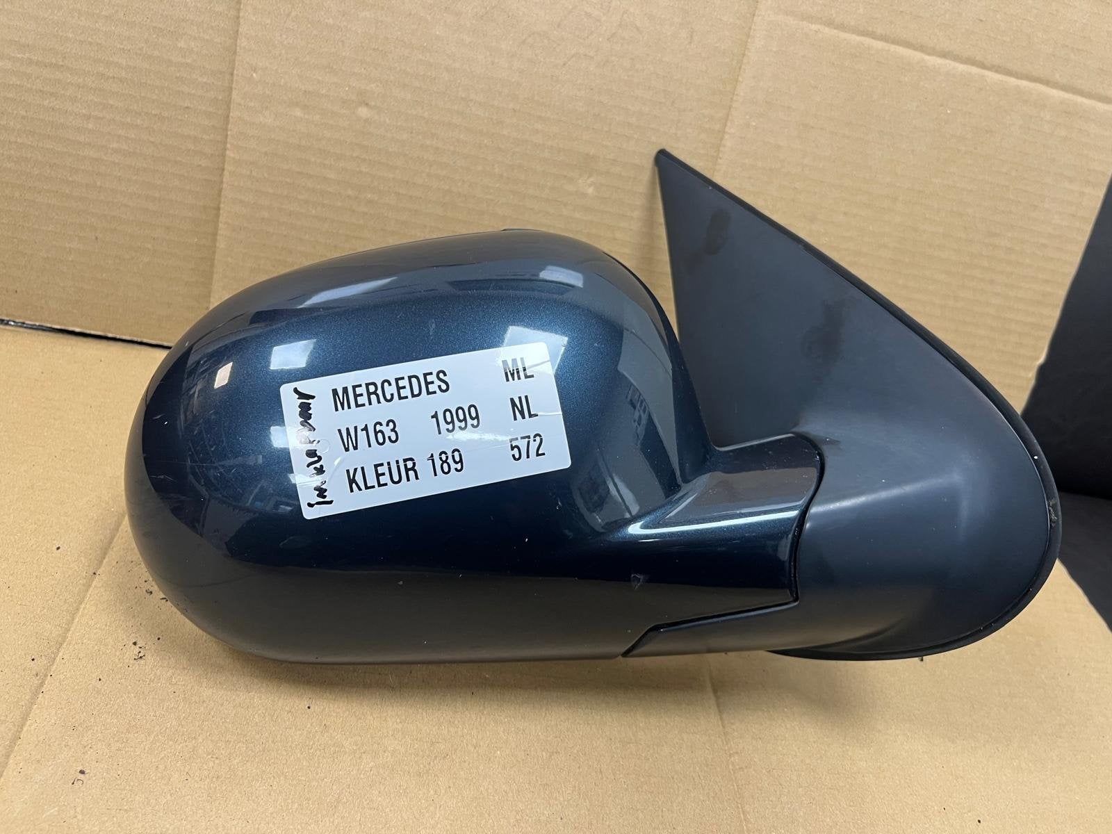 R troviseur ext rieur droit noir 189 pour Mercedes ML W163 (, Mercedes-Benz AG, Mercedes-Benz, Utilisé, Mercedesstrasse 120
70372  Stuttgart, DE