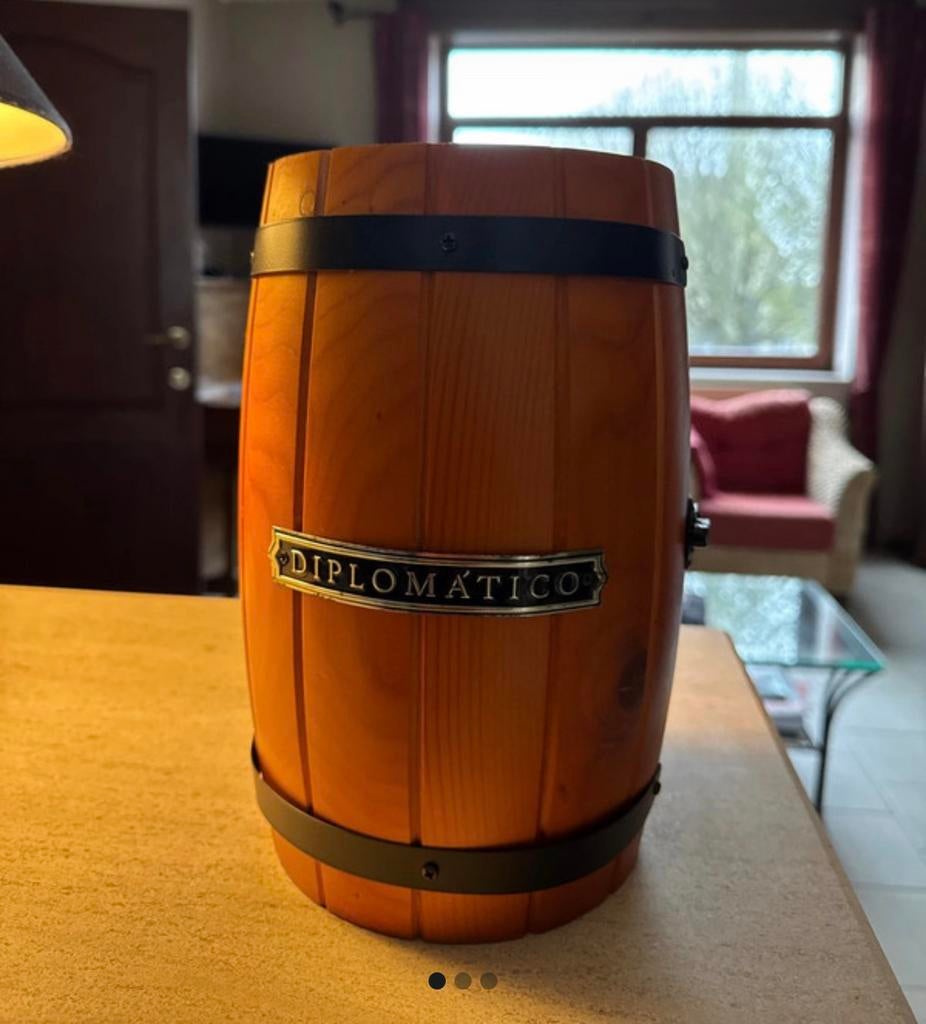 Mini tonneau en jois rhum Diplomatico, Enlèvement, Comme neuf