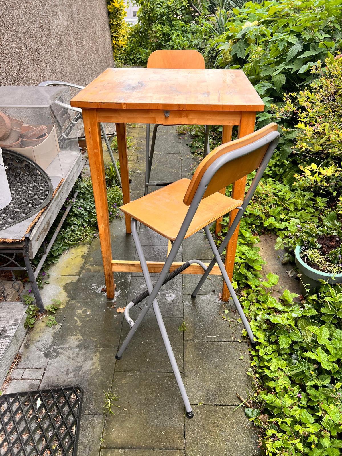 TABLE HAUTE IKEA AVEC DEUX CHAISES 🪑, Enlèvement, Comme neuf
