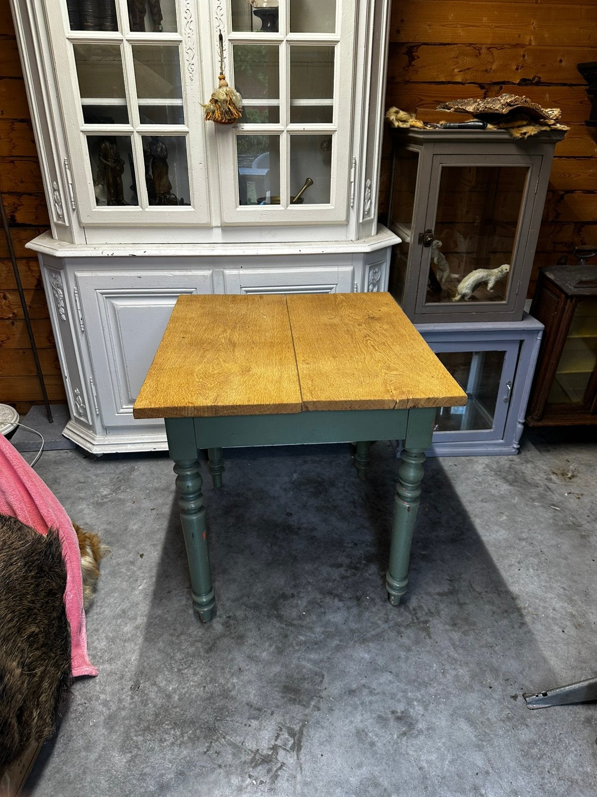Oude tafel met eiken blad, Enlèvement