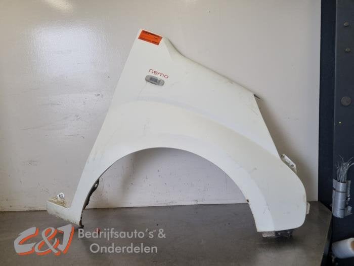 Scherm rechts-voor van een Citroen Nemo (WIT), Gebruikt, -, Ophalen of Verzenden, -