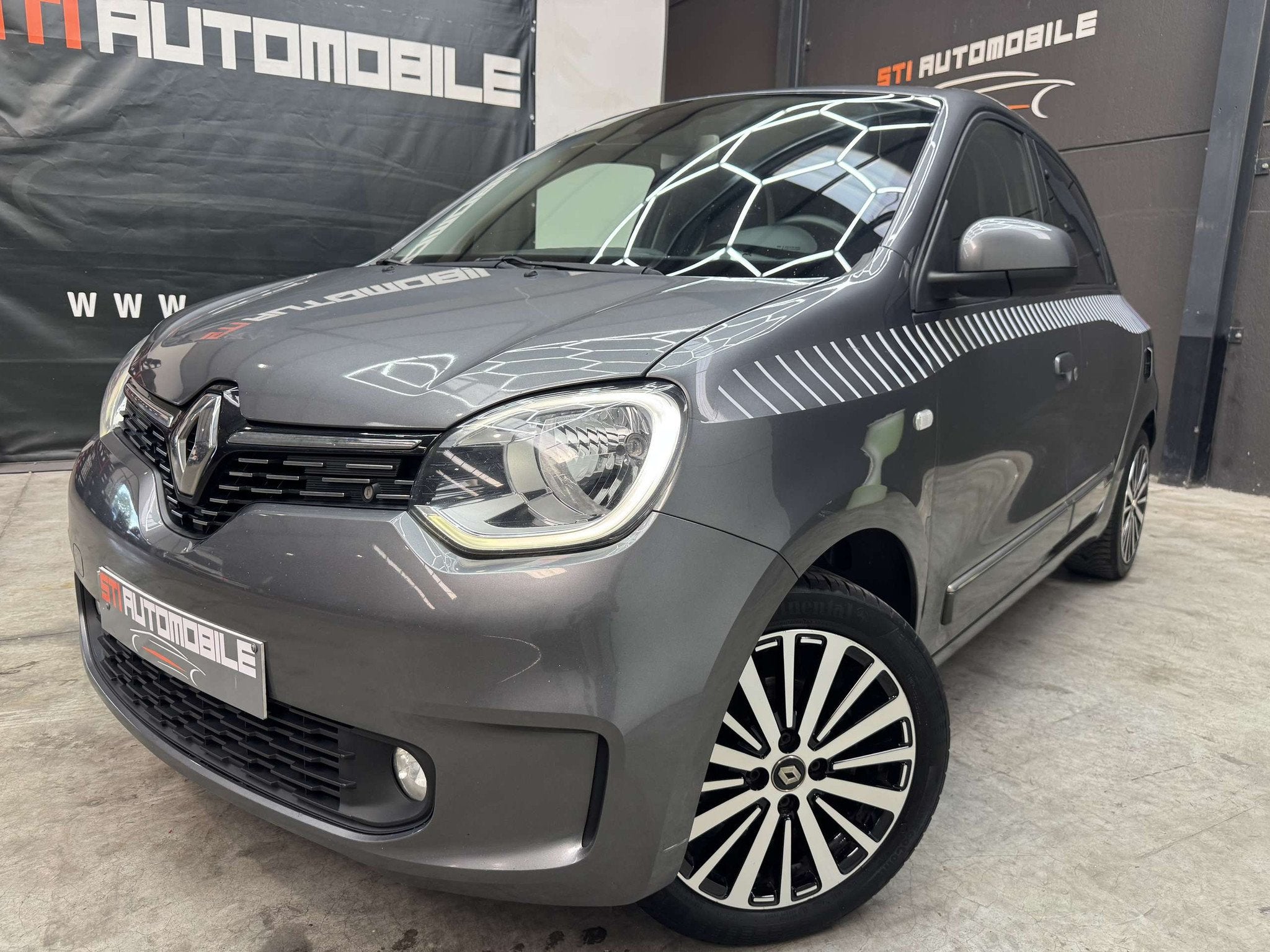 Renault Twingo Twingo 0.9 TCe Edition One, Autos, Renault, Argent ou Gris, 898 cm³, Euro 6, Entreprise