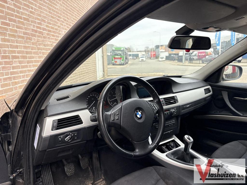 BMW 316 3-serie Touring 316i Business Line | Climate | Cruis, Auto's, Parkeersensor, Zwart, 146 g/km, 3 Reeks