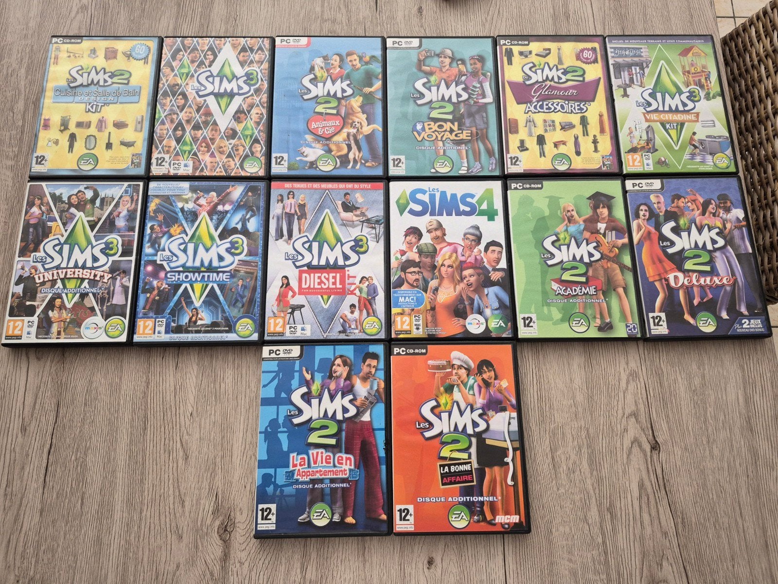 Lot de 14 jeux pc sims, Games en Spelcomputers, Games | Pc, Ophalen
