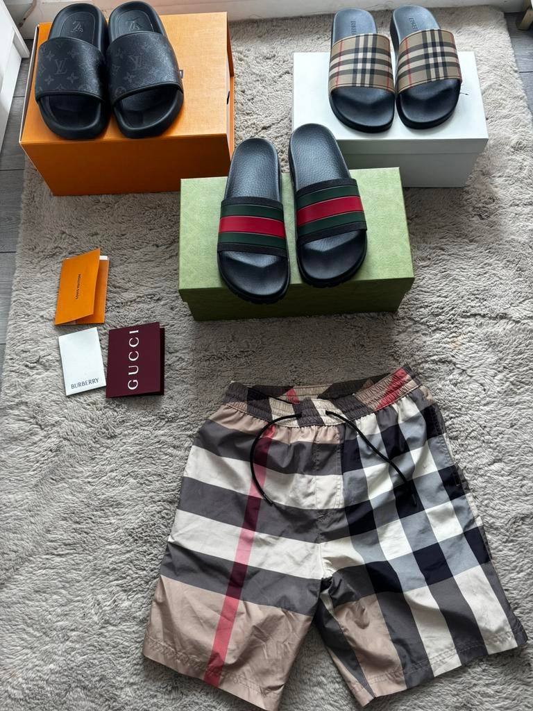 CLAQUETTES LOUIS VUITTON , GUCCI , BURBERRY + SHORT, Enlèvement ou Envoi, Autres couleurs, Comme neuf, Sandales