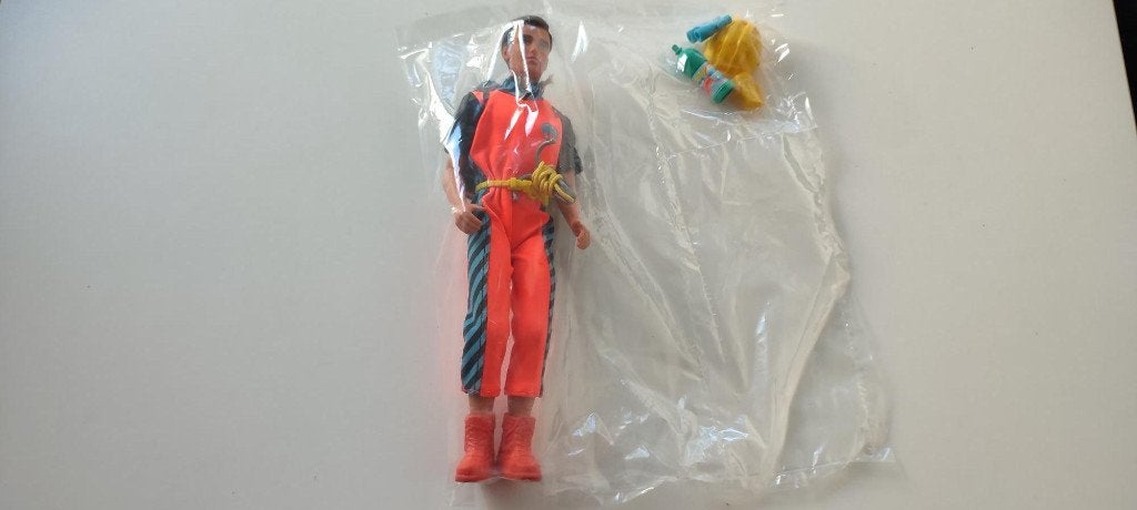 Vintage Hasbro Sindy "Mountain Fun" Paul pop uit 1994., Antiek en Kunst, Ophalen of Verzenden