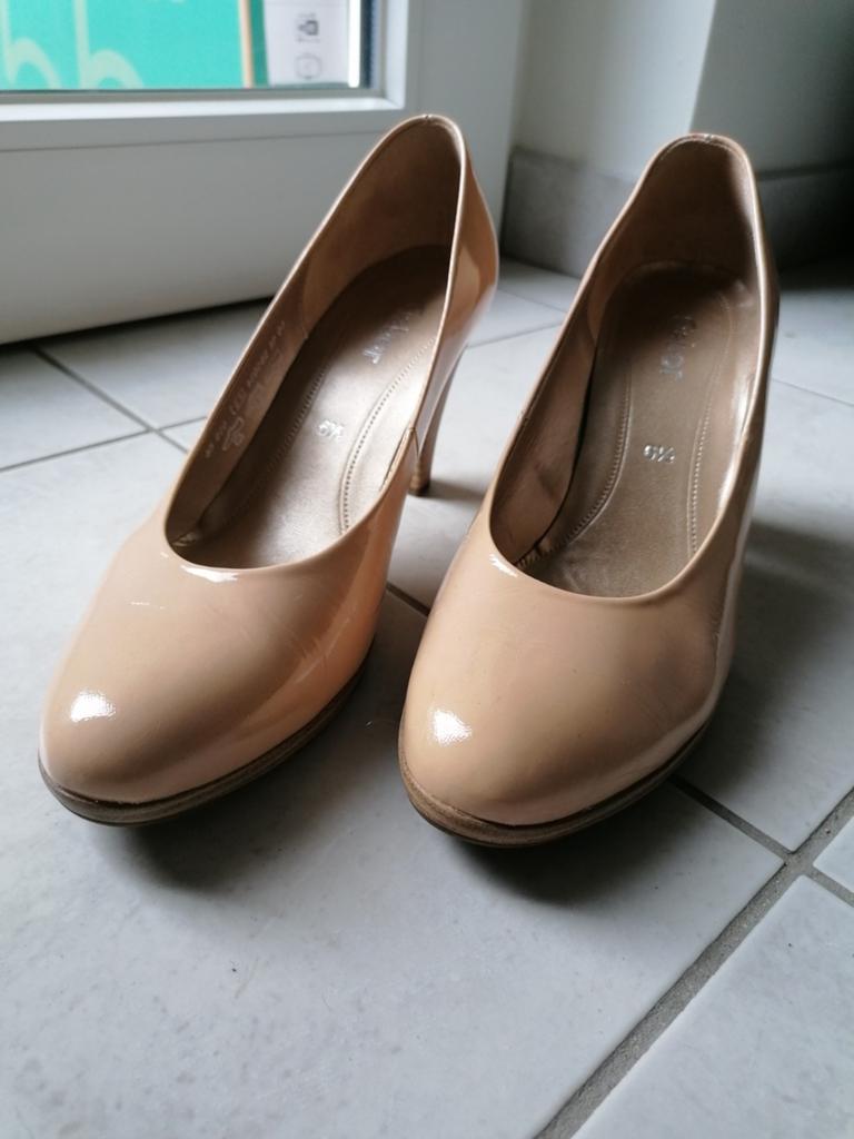Nieuwe pumps, Ophalen, Pumps