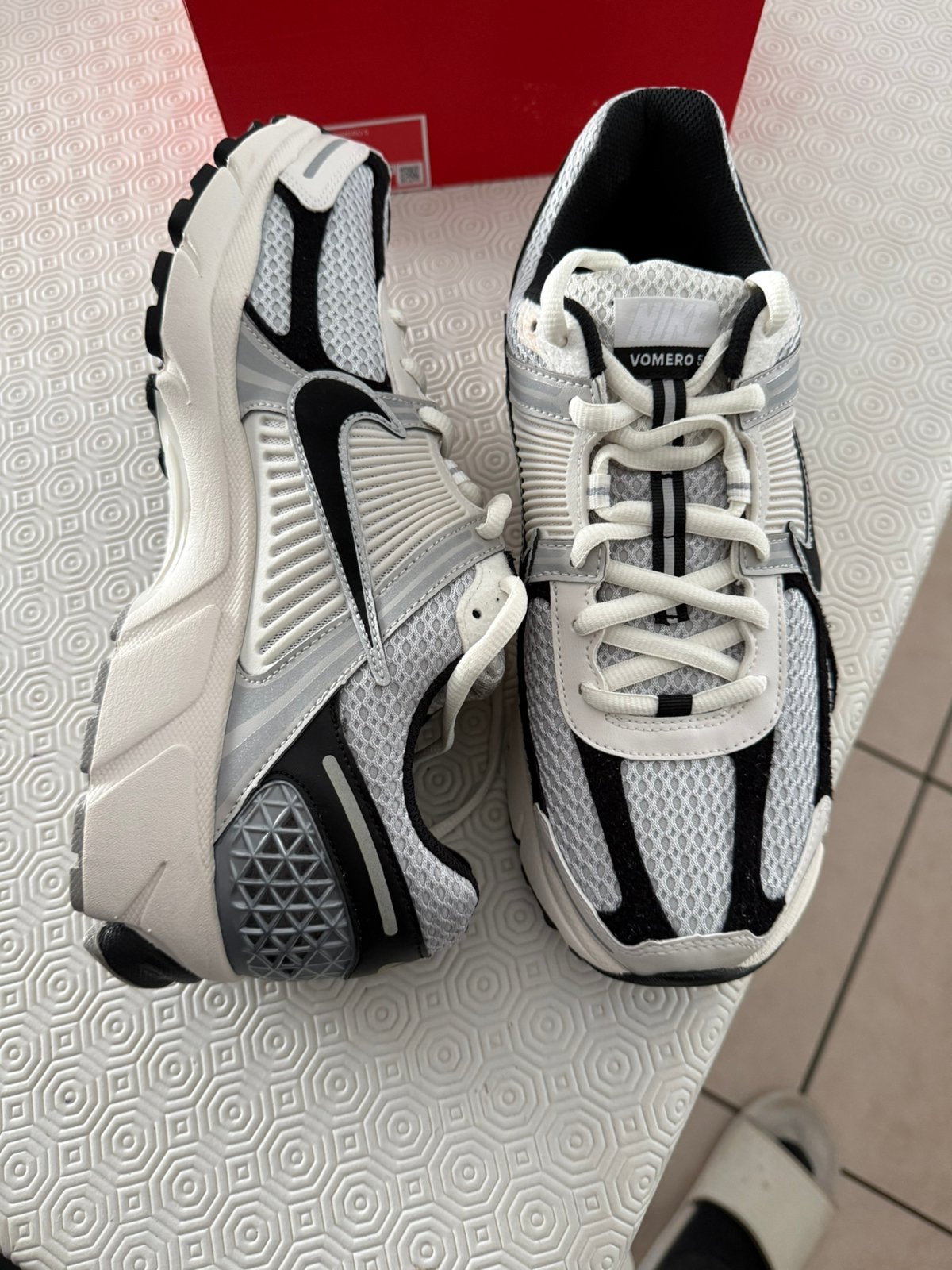 Nike Vomero 44/5, Nieuw, Ophalen of Verzenden, Hardlopen, Hardloopschoenen