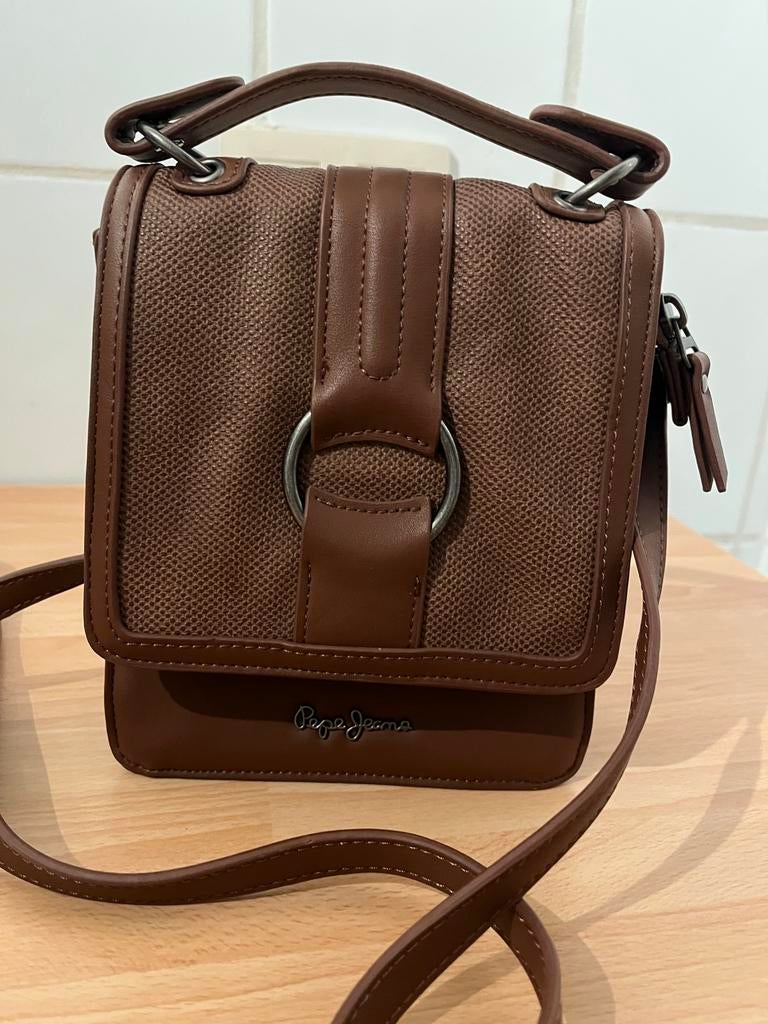 PEPE crossbody bruin met rits, Handtassen en Accessoires, Tassen | Schoudertassen, Nieuw, Overige merken, Bruin, Ophalen