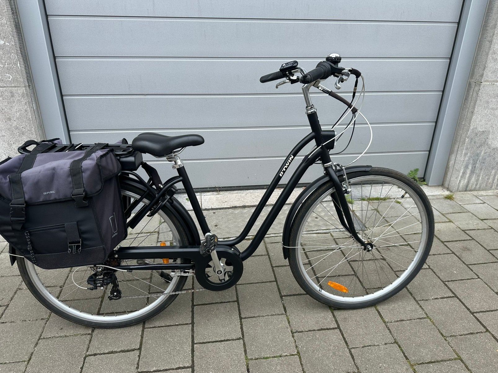 Elektrische fiets B-twin in zeer goeie staat, Ophalen of Verzenden, Zo goed als nieuw