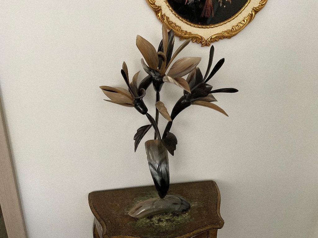Prachtig bloemen sculptuur gemaakt uit hoorn, Ophalen, Handgemaakt