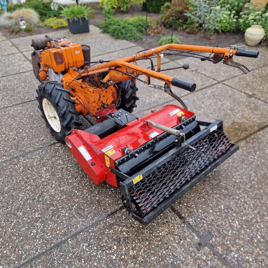 Tweewielige trekker.  Condor 88 r2. Overtopfrees, Enlèvement, Utilisé