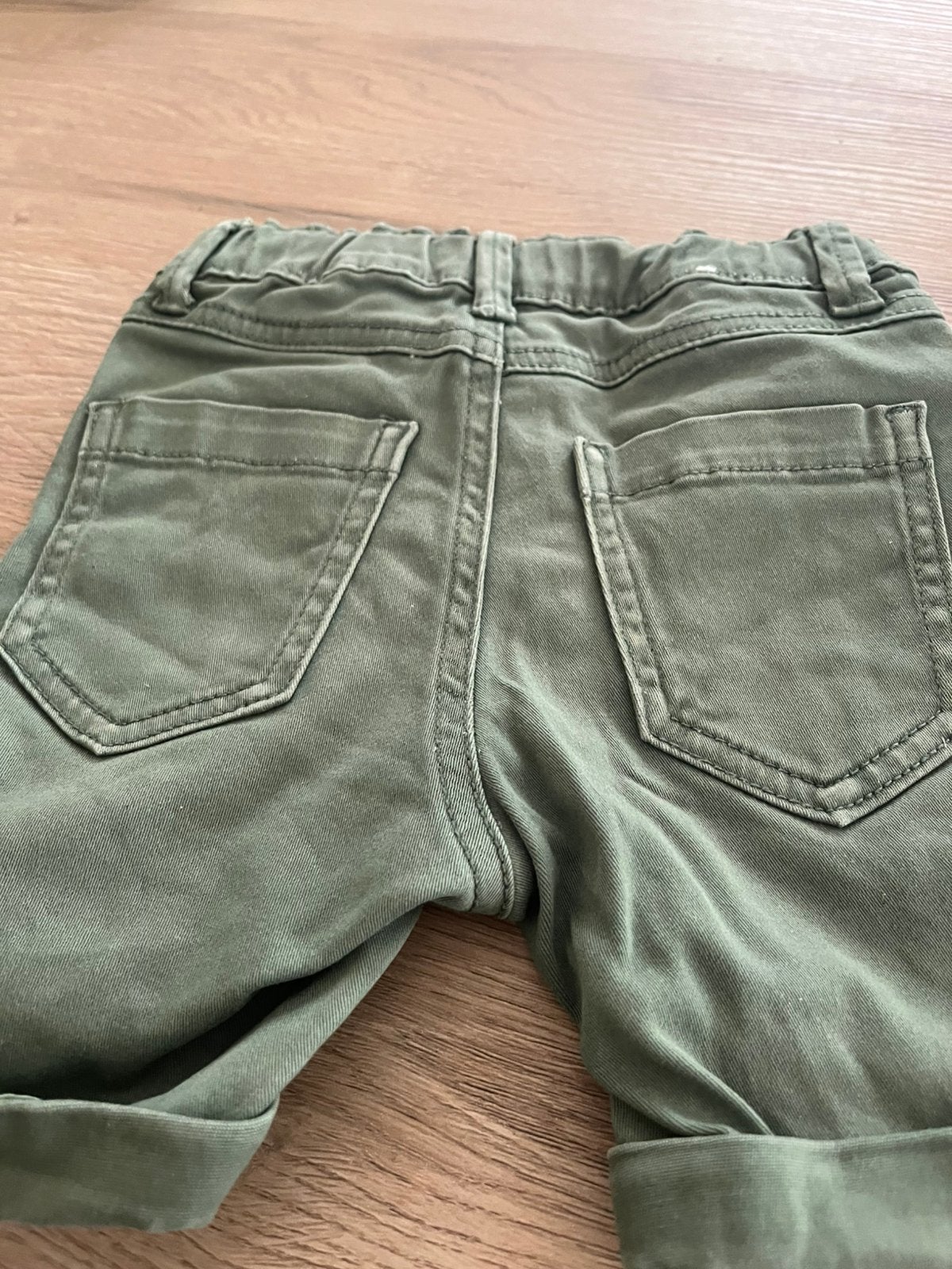 Shortje, Enfants & Bébés, Vêtements enfant | Taille 98, Enlèvement, Comme neuf