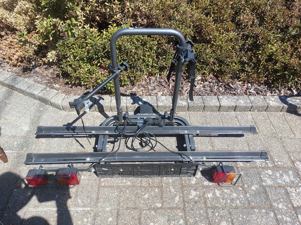 Kantelbare fietsendrager, Ophalen, 2 fietsen, Gebruikt, Trekhaakdrager