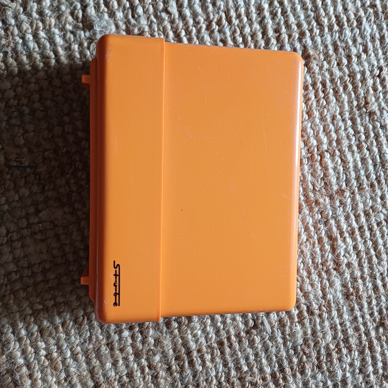 Weegschaal retro oranje, Enlèvement