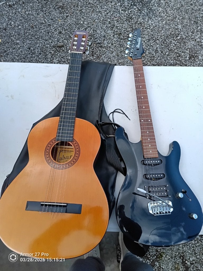 lot guitare et violon, Musique & Instruments, Enlèvement
