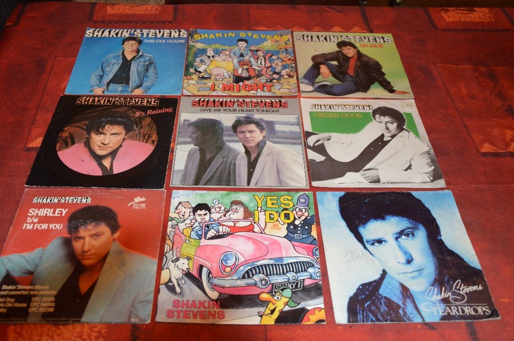 45t'svan de Welshe rock-'n-roll -zanger SHAKIN 'STEVENS, CD & DVD, Vinyles | Rock, Enlèvement ou Envoi, Comme neuf, Rock 'n' roll
