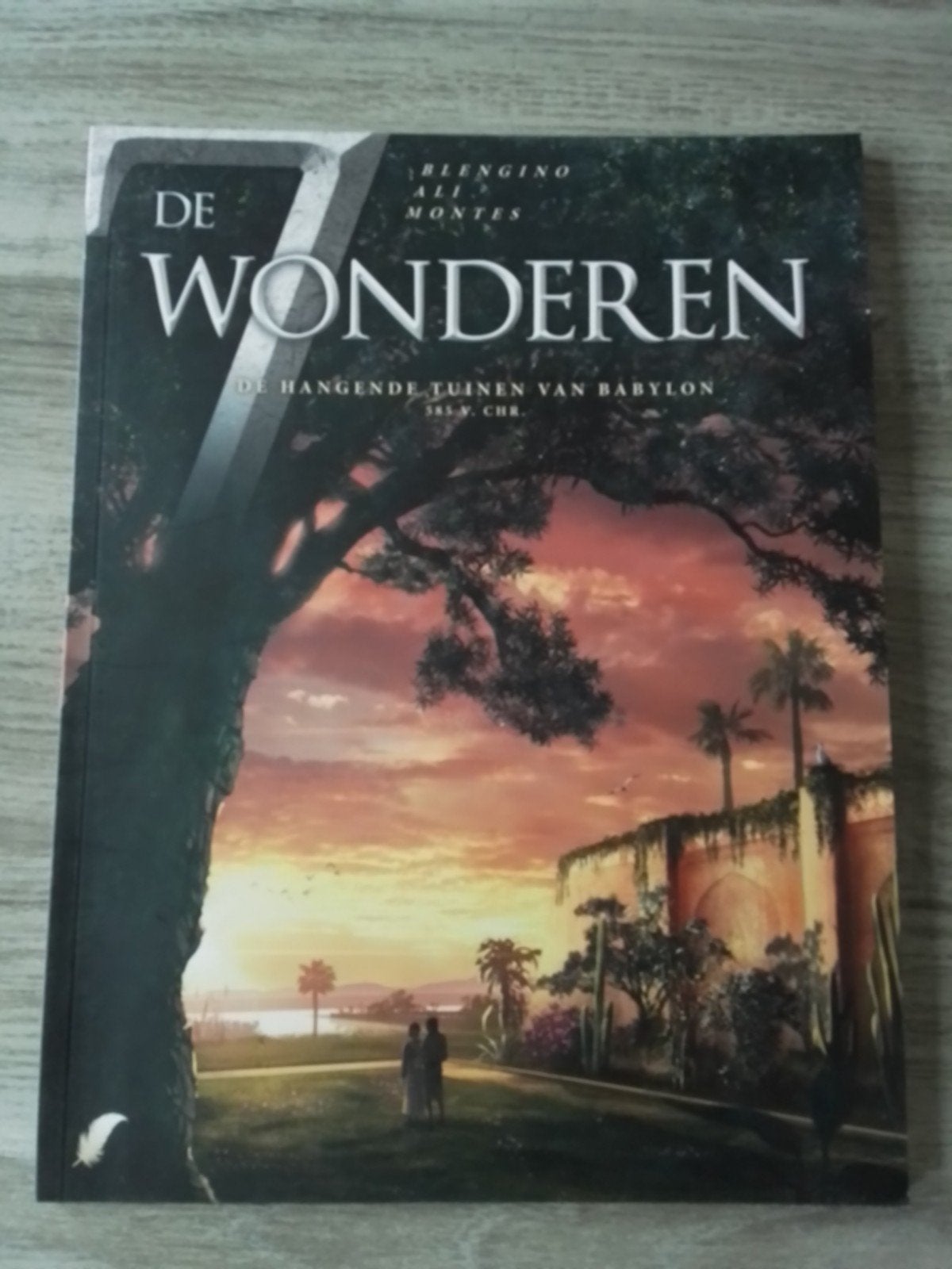 7 wonderen  hangende tuinen van babylon  sc, Ophalen of Verzenden, Zo goed als nieuw