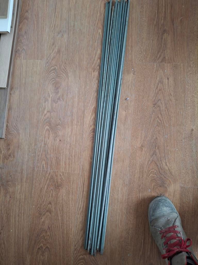 Tiges fileté M8 1 m, Comme neuf