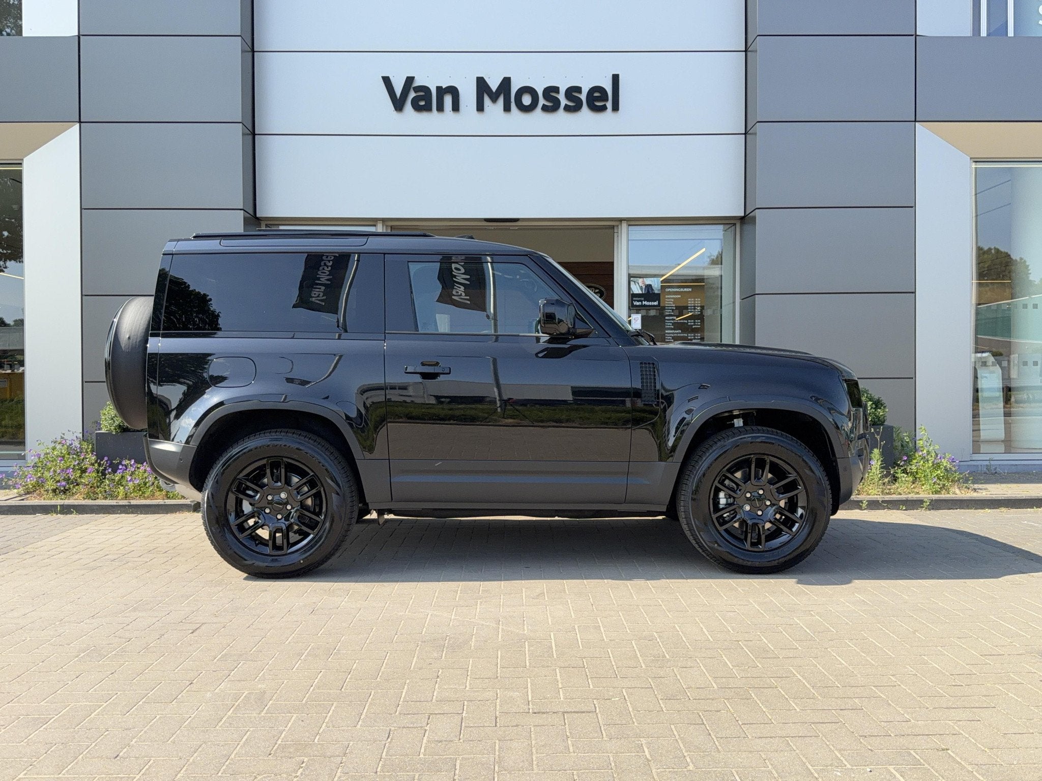 Land Rover Defender 90 D200 S AWD Auto. 26MY (bj 2026), Auto's, Automaat, Zwart, Leder, 2339 kg