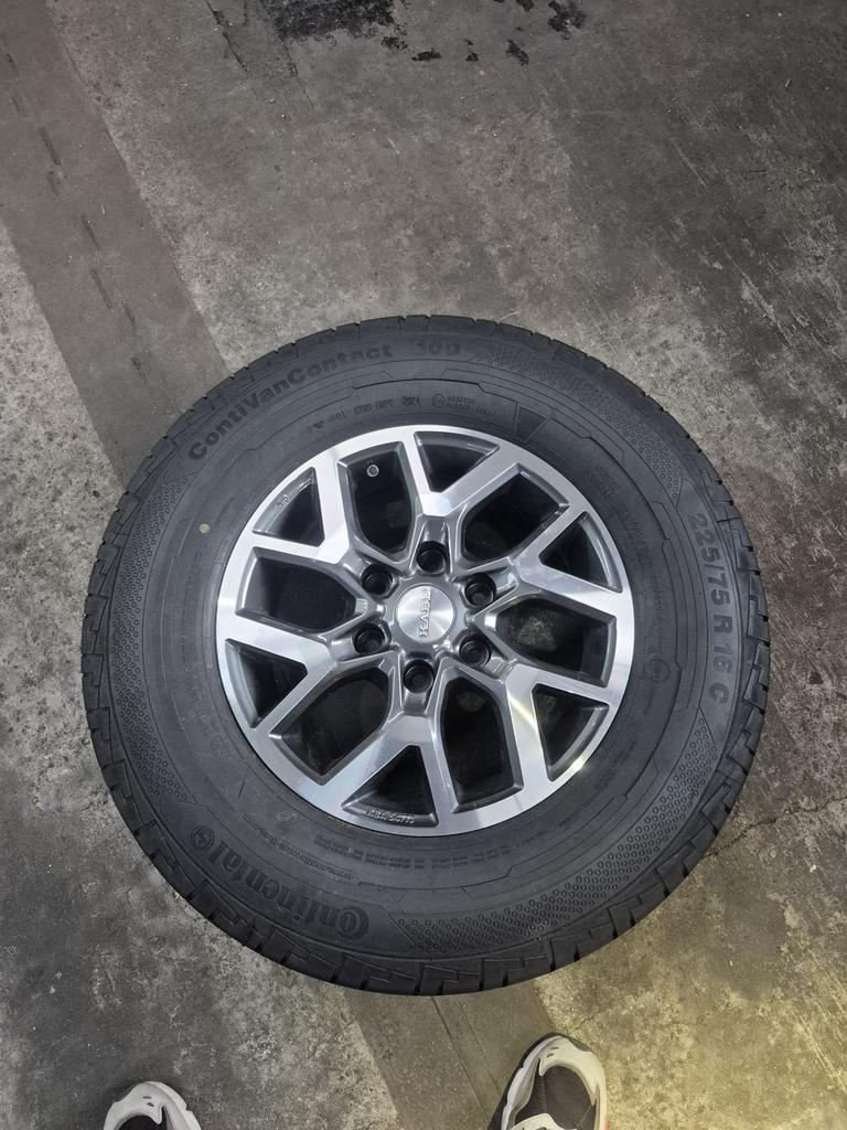 Titel:16»KABEvelgen met nieuwe Continental banden225/75 R16C, Ophalen, Bestelwagen, Band(en)