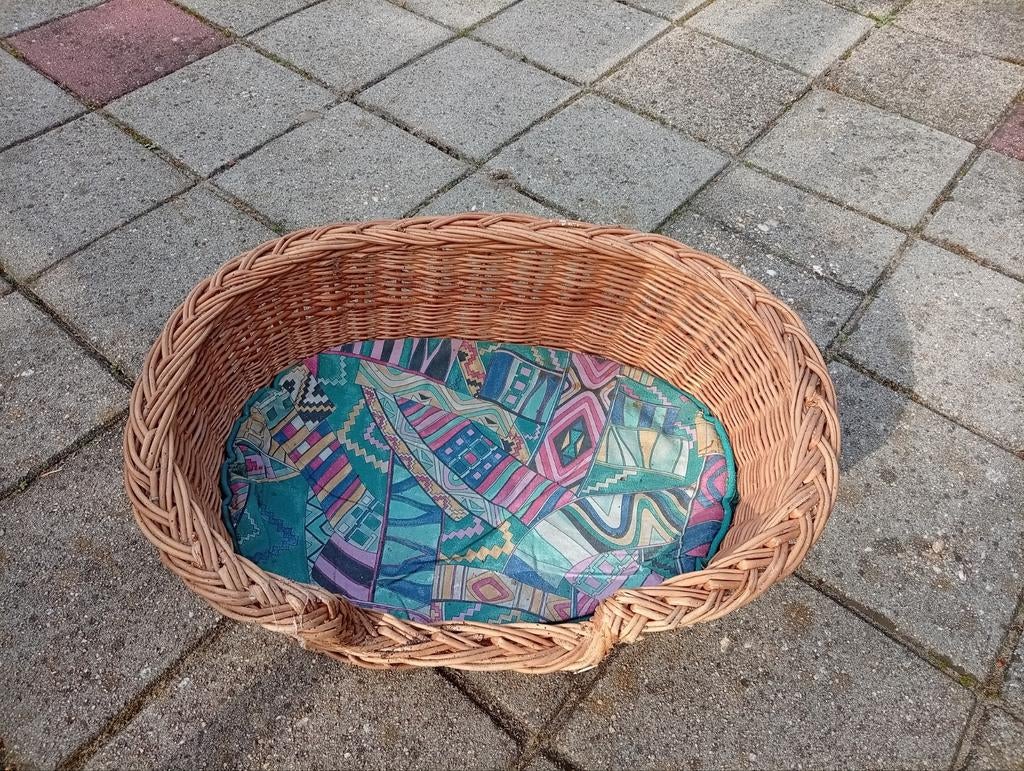 Rieten hondenmand, Dieren en Toebehoren, Hondenmanden, Ophalen of Verzenden, Zo goed als nieuw, Riet