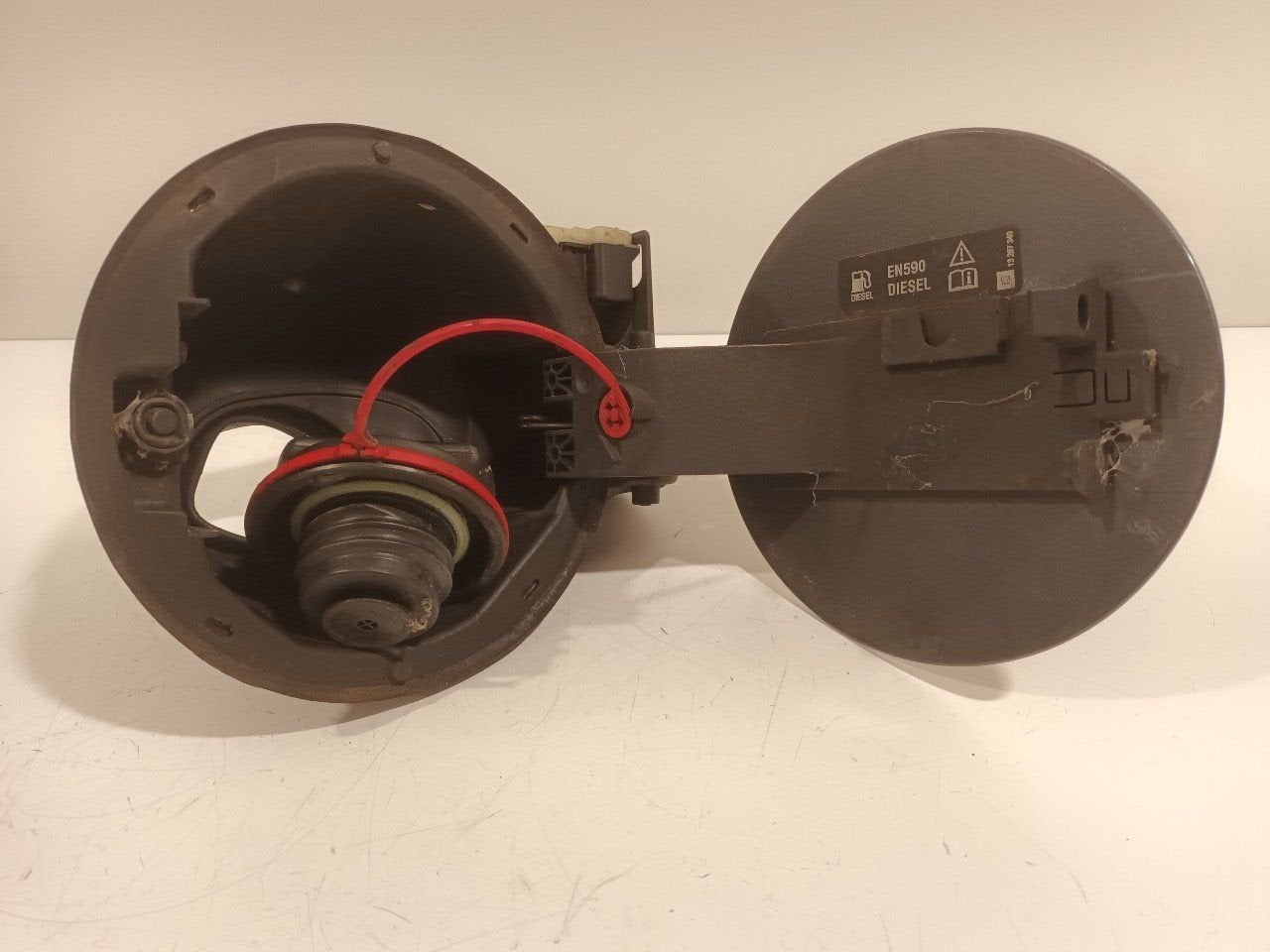 Tank klep Opel Insignia, Onderdelen@venauto.nl, Van der Ven Autorecycling B.V., Gebruikt, Ettenseweg 76, 4706 PB Roosendaal, The Netherlands