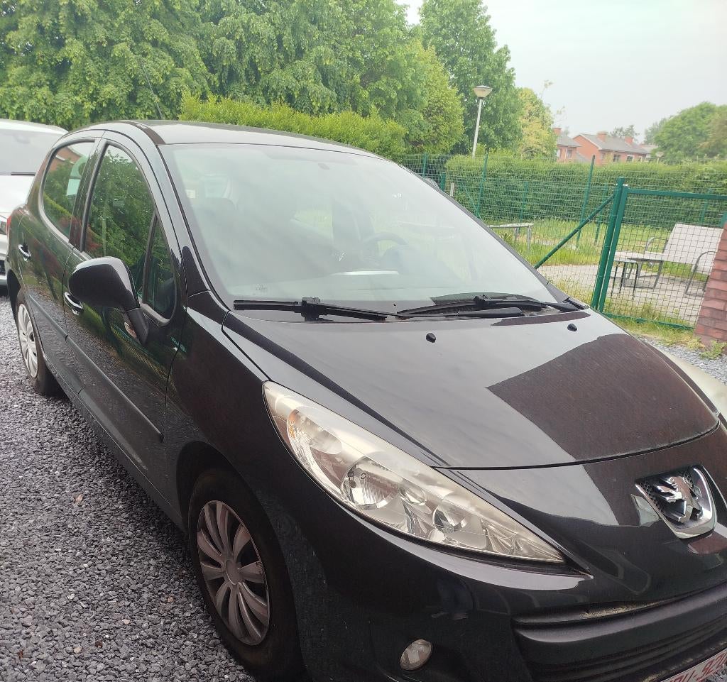 Peugeot 207, 1.4 benzine, 5 deuren, airco, bouwjaar 2010., Auto's, Euro 5, Stof, Zwart, Zwart