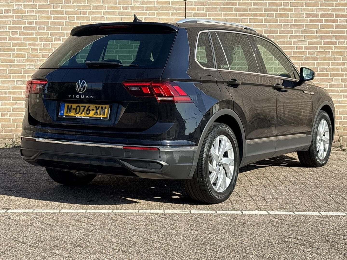 Volkswagen Tiguan 1.5 TSI Life Business | € 13.900,- NETTO!, Auto's, Volkswagen, Zwart, Zwart, Bedrijf, Handgeschakeld