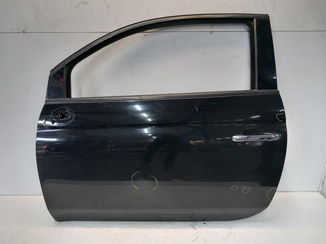Portier links voor Fiat 500, Onderdelen@venauto.nl, Van der Ven Autorecycling B.V., Gebruikt, Ettenseweg 76, 4706 PB Roosendaal, The Netherlands