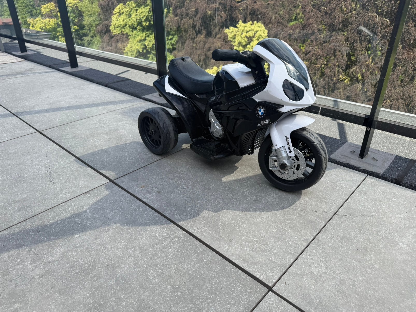 Moto électrique enfant