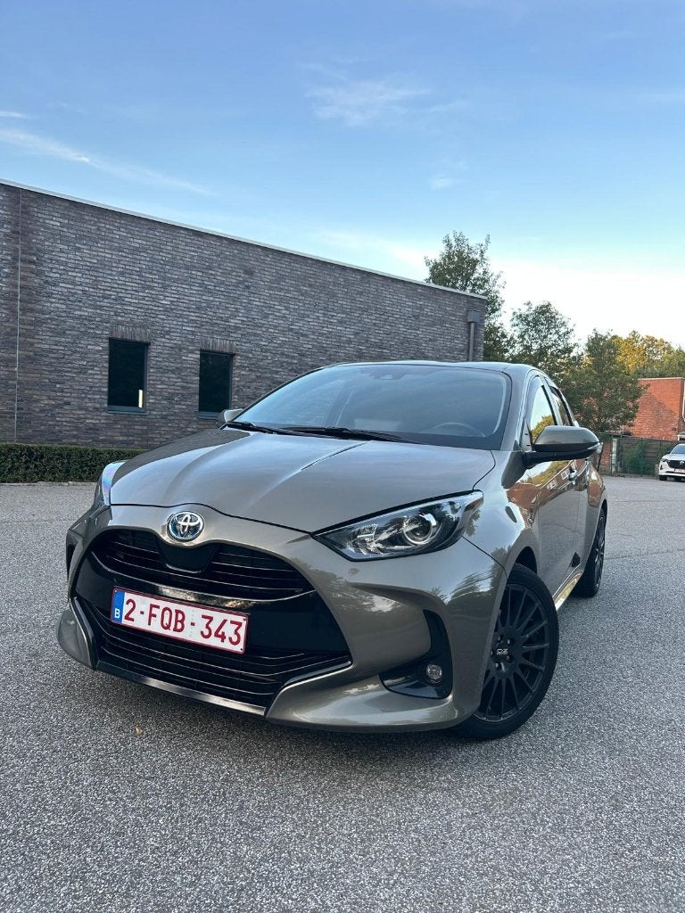 Belle et économe Toyota Yaris 1.5 Hybrid Dynamic - 2022, Autos, 1160 kg, Achat, Euro 6, Noir