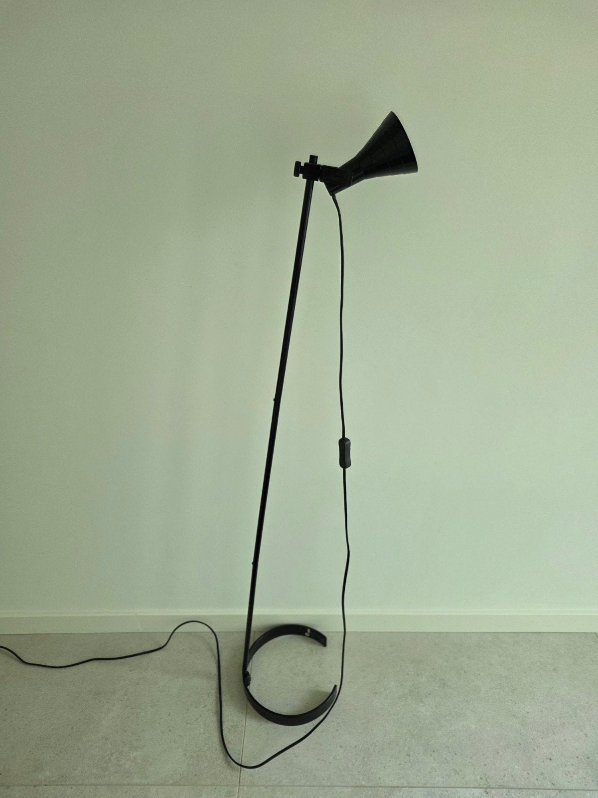 Verstelbare IKEA Lagra lamp, Enlèvement