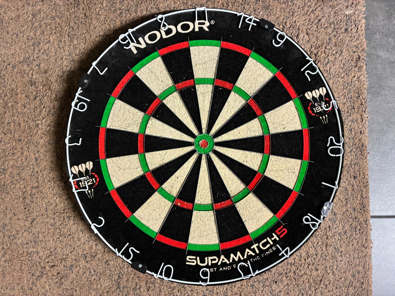 Nodor Supamatch 5 - dartboard, Enlèvement, Comme neuf, Cible de fléchettes