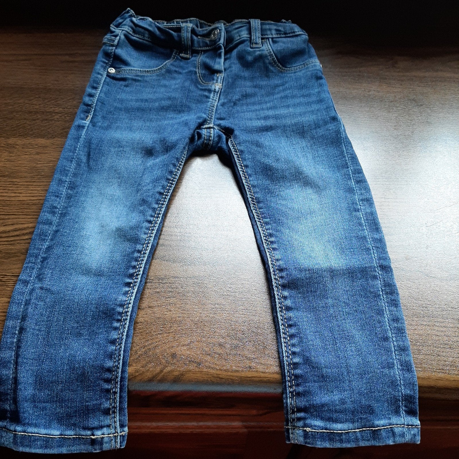 Jeans broekjes donkerblauw, lichtblauw, heel lichtblauw., Kinderen en Baby's, Babykleding | Maat 86, Ophalen