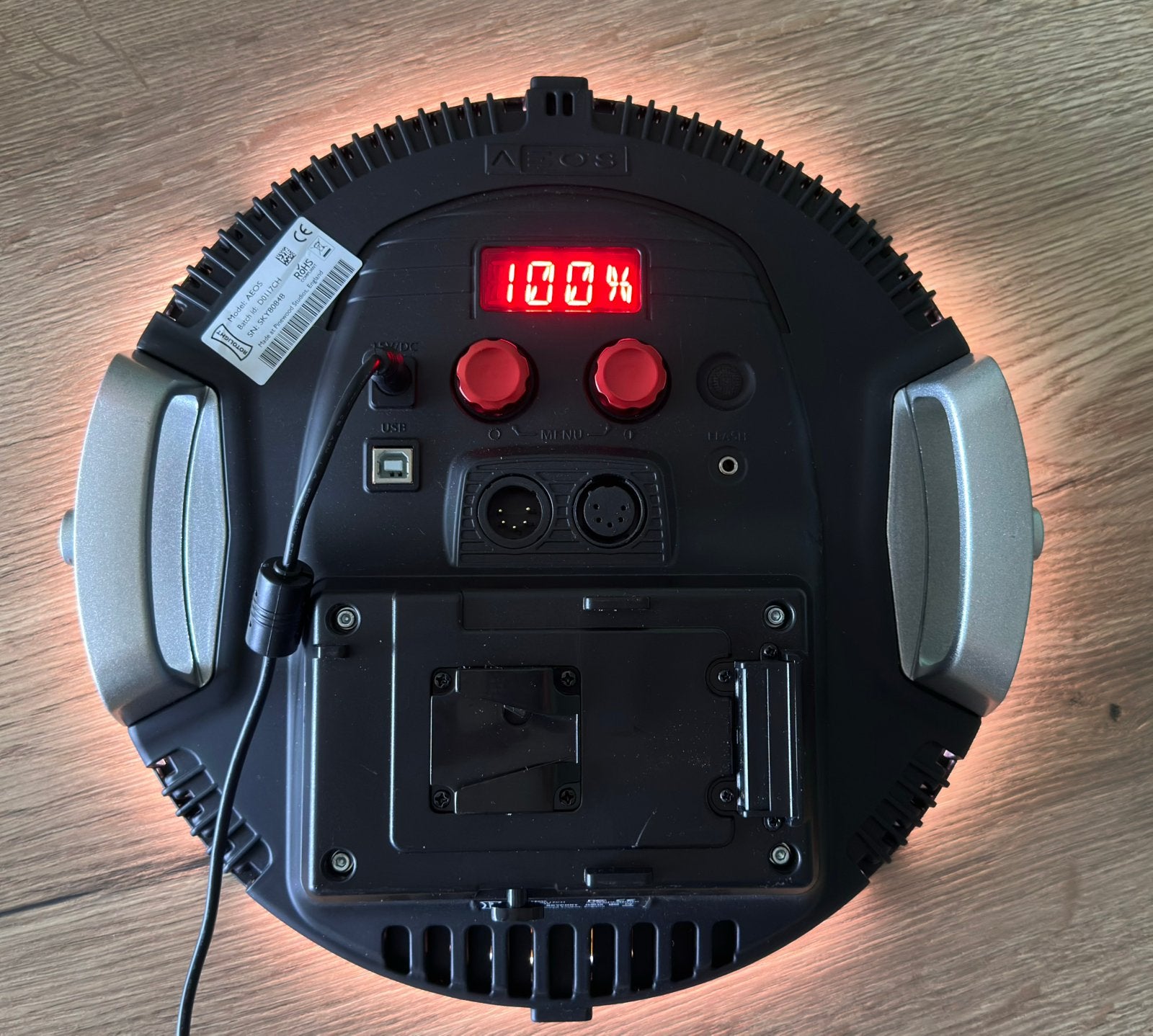 Rotolight AEOS, 95Wh V-Mount Accu & MFT Zender, Audio, Tv en Foto, Overige merken, Gebruikt, Externe flitser, TTL
