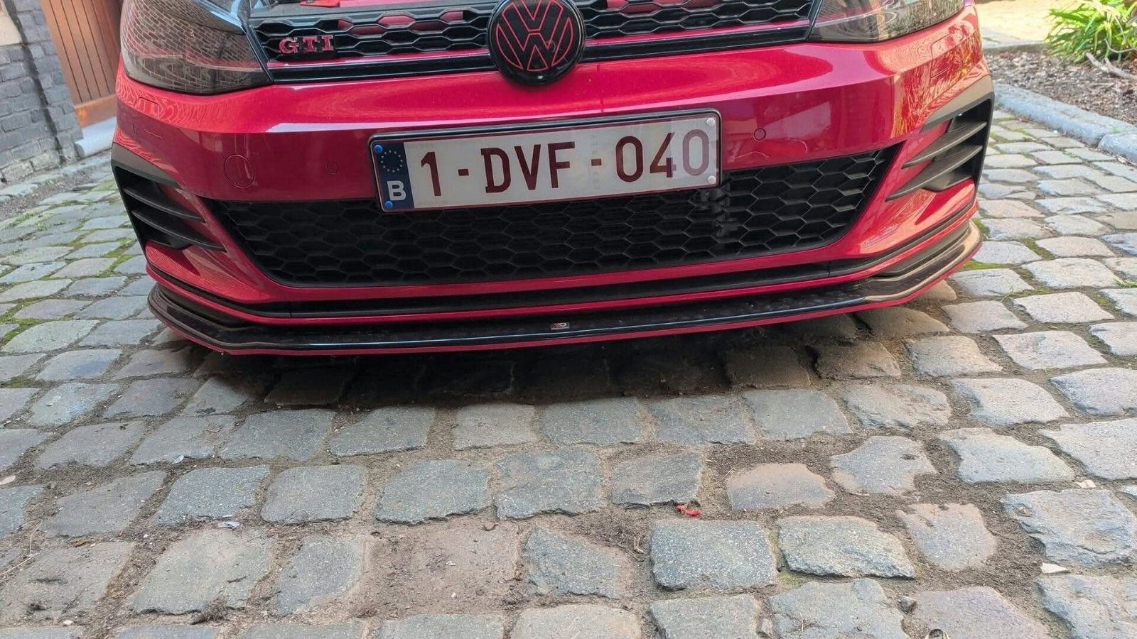 lèvre avant Maxton, Enlèvement ou Envoi