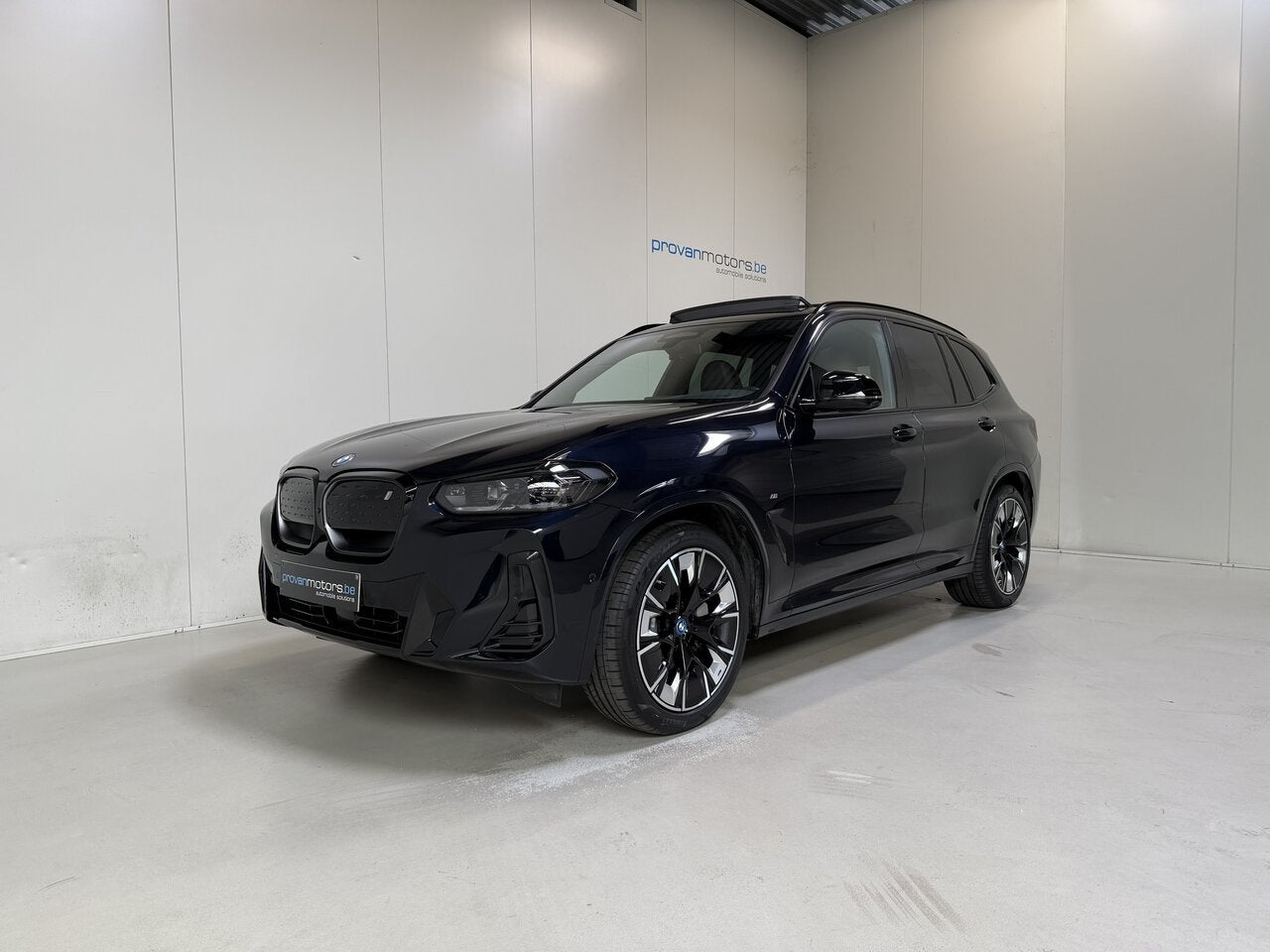 BMW iX3 80 kwh - M Pack - Harman/Kardon - SoH 99%! Topstaat, 0 kg, Parkeersensor, Zwart, 5 zetels