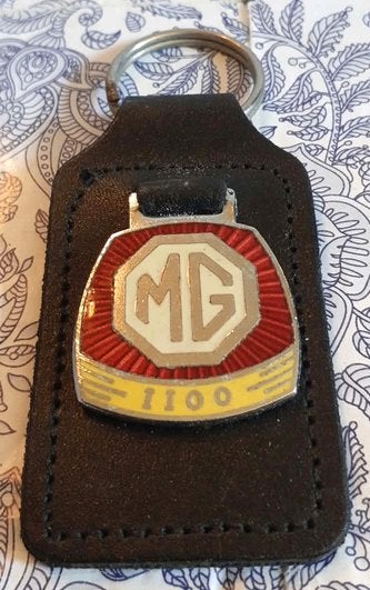 porte clé publicitaire emaillé sur cuir MG, Verzamelen, Ophalen of Verzenden, Zo goed als nieuw, Merk