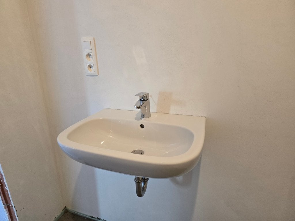 Badkamerset: Douchebak 90x90, Wastafel met kraan & Radiator, Ophalen, Nieuw, Chroom, Kraan