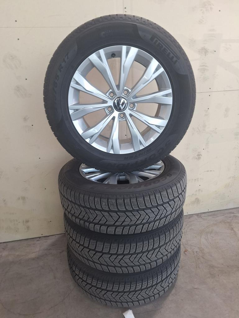 Volkswagen Tiguan Winterset 17 Inch Origineel, Ophalen, -, -, Banden en Velgen