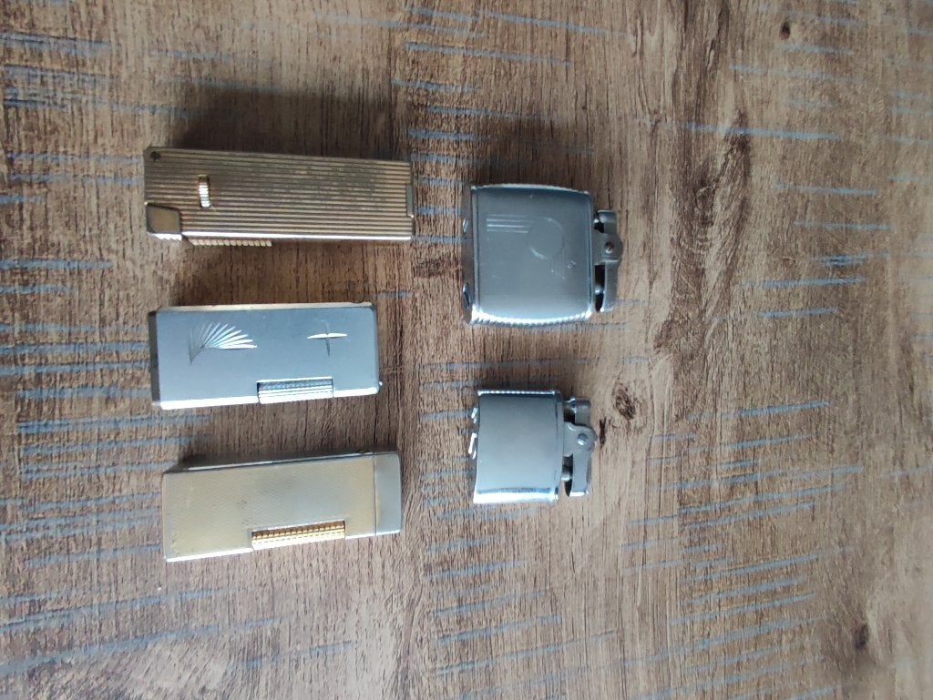 Briquets anciens, Collections, Enlèvement