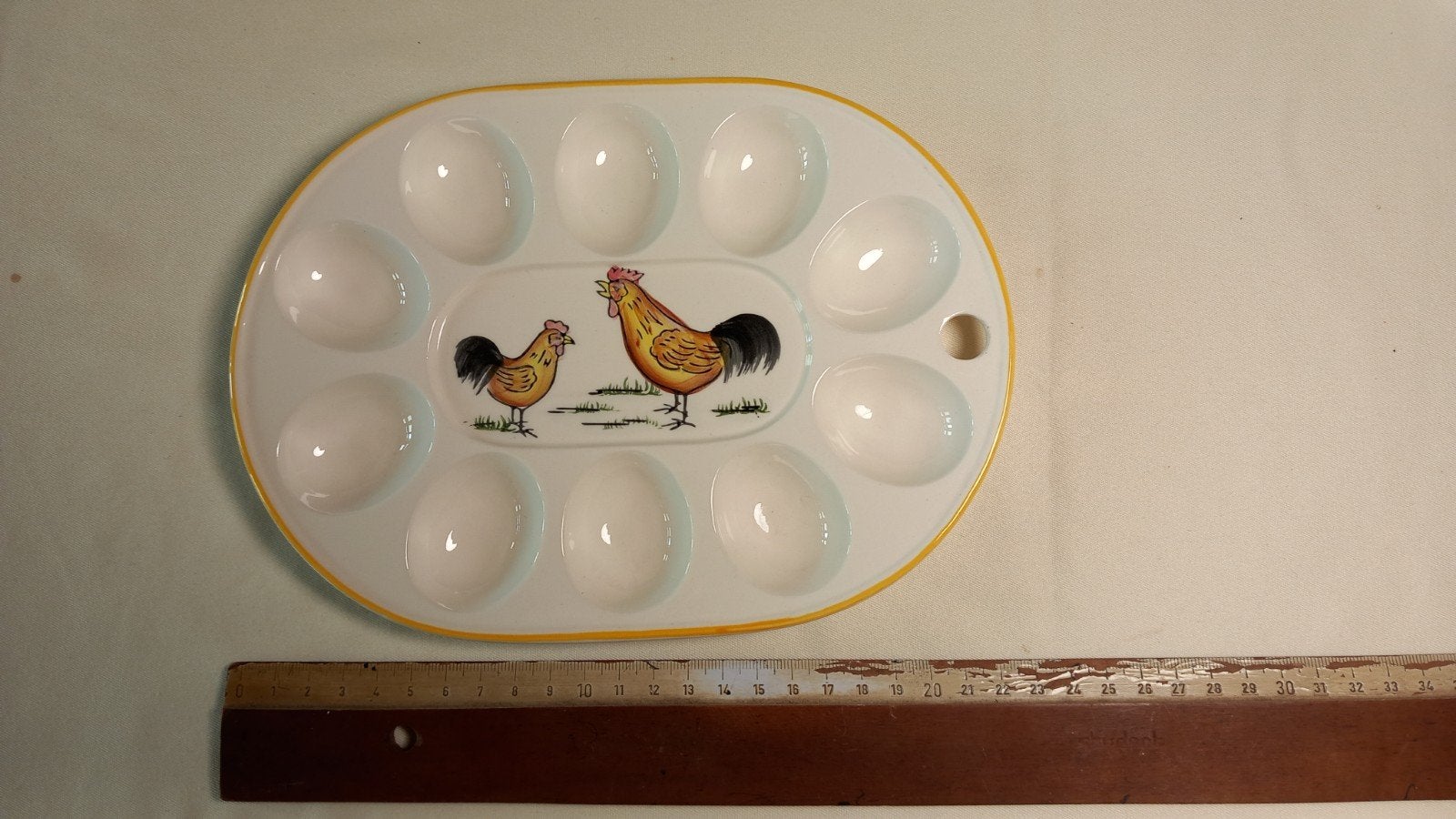 Plat pour oeufs russes, Comme neuf, Céramique, Enlèvement, Autres types